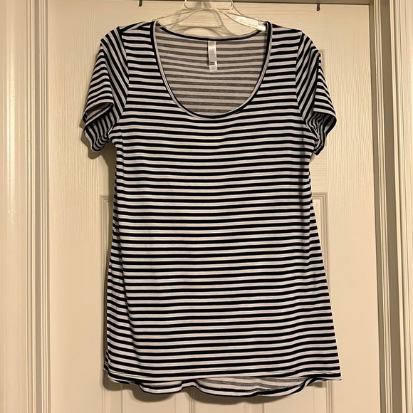LuLaRoe Striped Classic T - Picture 1 of 4
